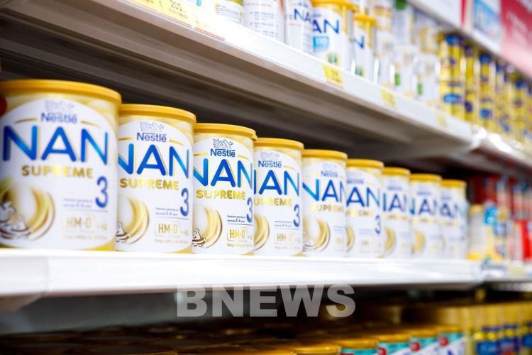 Vì sao pha sữa đúng cách lại quan trọng trong 6 tháng đầu đời