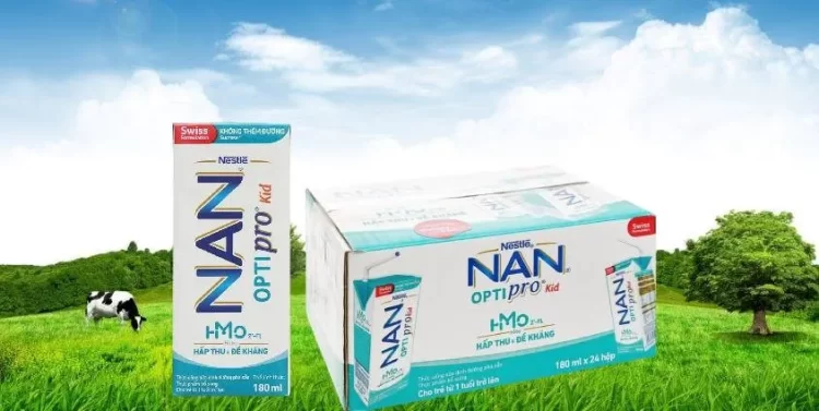 Có nên cho trẻ uống sữa bột pha sẵn mỗi ngày không?