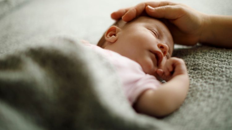  Sữa Cho Trẻ Sơ Sinh: Cách Chọn Loại Tốt Nhất Cho Bé 0 – 6 Tháng Tuổi