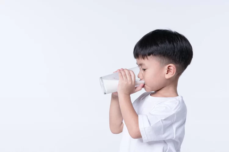 Sữa NAN có an toàn không? Hơn 550 chỉ tiêu đánh giá về chất lượng và an toàn